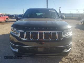 ✅ 2023 Jeep Wagoneer • VIN: 1C4SJVAT6PS507379 • Lot: 90894625. Wystawiony na Copart z przebiegiem 81 440 mil. Bezpłatny archiwum sprzedaży aukcyjnych z USA i szczegółowy raport historii pojazdu na DreamBid. Zdjęcie 5.