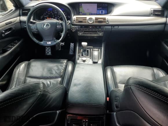 ✅ 2013 Lexus LS 460 • VIN: JTHCL5EF3D5016800 • Lot: 57410765. Wystawiony na Copart z przebiegiem 174 007 mil. Bezpłatny archiwum sprzedaży aukcyjnych z USA i szczegółowy raport historii pojazdu na DreamBid. Zdjęcie 8.
