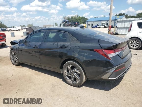 ✅ 2025 Hyundai Elantra SEL Sport • VIN: KMHLM4DGXSU984099 • Lot: 71389785. Listed on Copart with 3,300 mi. Free auction sales archive from the USA and detailed vehicle history report at DreamBid. Image 2.