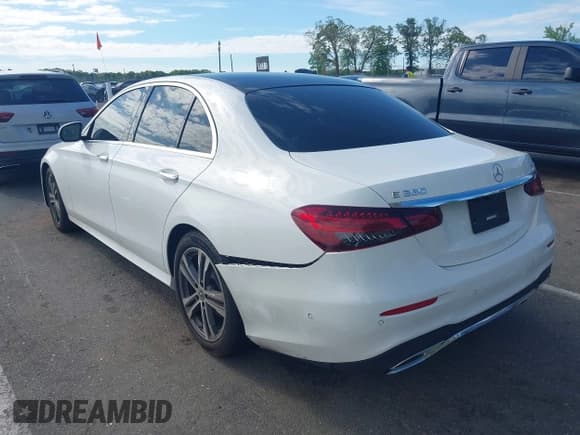 ✅ 2023 Mercedes-Benz E 350 • VIN: W1KZF8EB3PB109653 • Лот: 42221356. Опубликован ранее на IAAI с пробегом 33 830 миль. Бесплатный доступ к архиву аукционных продаж из США и подробный отчёт об истории автомобиля на DreamBid. Изображение 3.
