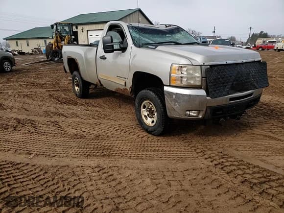 ✅ 2007 Chevrolet Silverado 2500HD 1LT • VIN: 1GCHK24627E563832 • Lot: 52731915. Wystawiony na Copart z przebiegiem 254 371 mil. Bezpłatny archiwum sprzedaży aukcyjnych z USA i szczegółowy raport historii pojazdu na DreamBid. Zdjęcie 11.