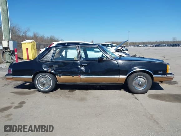 ✅ 1978 Pontiac Grand Am • VIN: 00002G19Y8P551413 • Лот: 41564236. Опубликован ранее на IAAI с пробегом 35 080 миль. Бесплатный доступ к архиву аукционных продаж из США и подробный отчёт об истории автомобиля на DreamBid. Изображение 13.