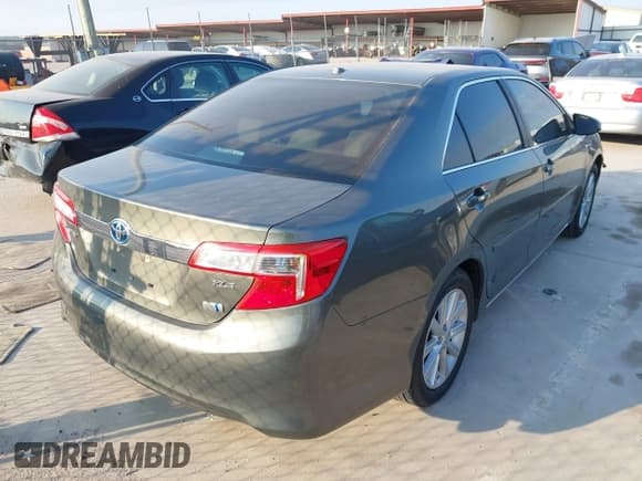 ✅ 2014 Toyota Camry XLE • VIN: 4T1BD1FK3EU112542 • Lot: 43080026. Wystawiony na IAAI z przebiegiem 110 722 mil. Bezpłatny archiwum sprzedaży aukcyjnych z USA i szczegółowy raport historii pojazdu na DreamBid. Zdjęcie 4.