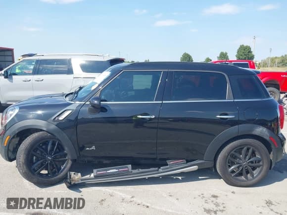 ✅ 2016 MINI Countryman S • VIN: WMWZC5C52GWU19958 • Lot: 43194366. Wystawiony na IAAI z przebiegiem 90 454 mil. Bezpłatny archiwum sprzedaży aukcyjnych z USA i szczegółowy raport historii pojazdu na DreamBid. Zdjęcie 14.