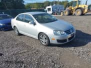 ✅ 2010 Volkswagen Jetta S • VIN: 3VWJX7AJ2AM075780 • Лот: 43374456. Опубликован ранее на IAAI с пробегом Не указан. Бесплатный доступ к архиву аукционных продаж из США и подробный отчёт об истории автомобиля на DreamBid. Изображение 1.