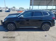 ✅ 2023 BMW X1 xDrive28i • VIN: WBX73EF07P5W83647 • Lot: 42828729. Wystawiony na IAAI z przebiegiem 11 407 mil. Bezpłatny archiwum sprzedaży aukcyjnych z USA i szczegółowy raport historii pojazdu na DreamBid. Zdjęcie 14.