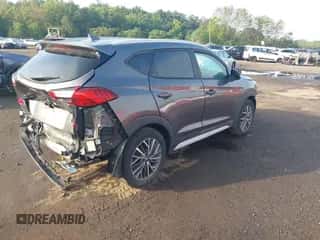 2020 Hyundai Tucson Sport z VIN KM8J3CAL9LU165821, wystawiony jako IAAI lot #43141934 z przebiegiem 43 439 mil mil oraz . Historia ofert i sprzedaży dostępna na DreamBid. Obrazek 4.