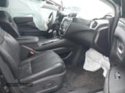 ✅ 2019 Nissan Murano Platinum • VIN: 5N1AZ2MS3KN131670 • Lot: 42344741. Wystawiony na IAAI z przebiegiem 60 882 mil. Bezpłatny archiwum sprzedaży aukcyjnych z USA i szczegółowy raport historii pojazdu na DreamBid. Zdjęcie 5.