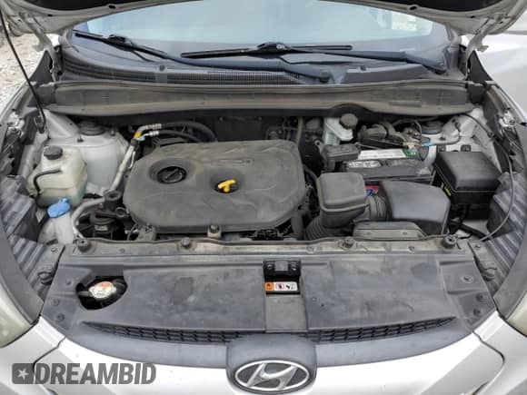 2015 Hyundai Tucson GLS with VIN KM8JT3AF8FU958302, listed as a Copart auction lot 41005264 with 143,268 mi miles and . Bid and sale history available at DreamBid. Image 12.