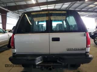 1996 Chevrolet Tahoe с VIN 3GNEK18R8TG153886, выставлен на аукционе Copart как лот 82260705 с пробегом 126 142 миль миль и Списание • Salvage title. История ставок и продаж доступна на DreamBid. Изображение 6.