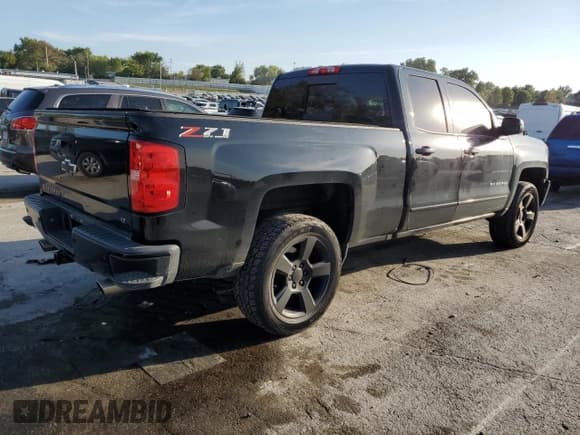 ✅ 2018 Chevrolet Silverado 1500 LT • VIN: 1GCVKREC7JZ304334 • Lot: 84803115. Wystawiony na Copart z przebiegiem 93 084 mil. Bezpłatny archiwum sprzedaży aukcyjnych z USA i szczegółowy raport historii pojazdu na DreamBid. Zdjęcie 3.