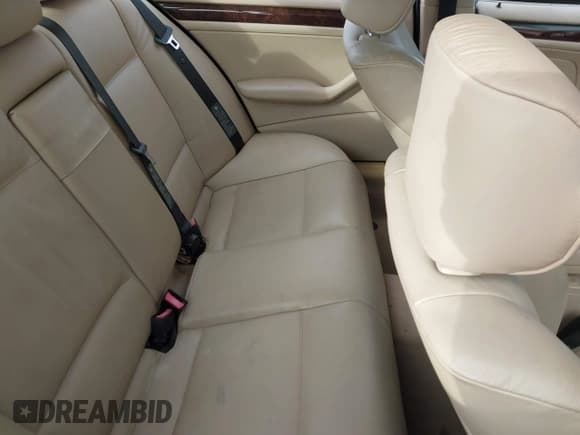 ✅ 2005 BMW 3 Series 330i • VIN: WBAEV53495KM38799 • Lot: 43858254. Wystawiony na IAAI z przebiegiem 151 000 mil. Bezpłatny archiwum sprzedaży aukcyjnych z USA i szczegółowy raport historii pojazdu na DreamBid. Zdjęcie 8.