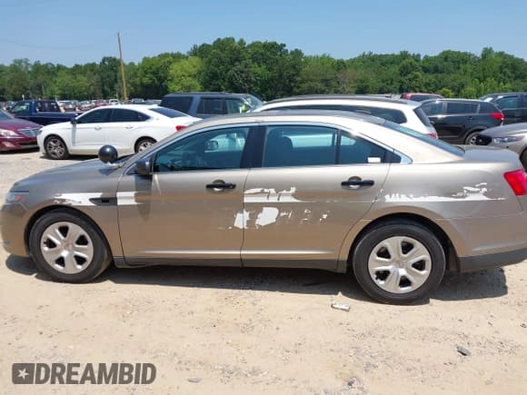 ✅ 2016 Ford Police Interceptor • VIN: 1FAHP2MKXGG155166 • Lot: 42614619. Listed on IAAI with 122,322 mi. Free auction sales archive from the USA and detailed vehicle history report at DreamBid. Image 15.