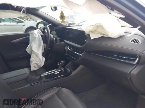 ✅ 2024 Buick Envista Avenir • VIN: KL47LCE20RB195644 • Lot: 43038256. Wystawiony na IAAI z przebiegiem 10 480 mil. Bezpłatny archiwum sprzedaży aukcyjnych z USA i szczegółowy raport historii pojazdu na DreamBid. Zdjęcie 5.