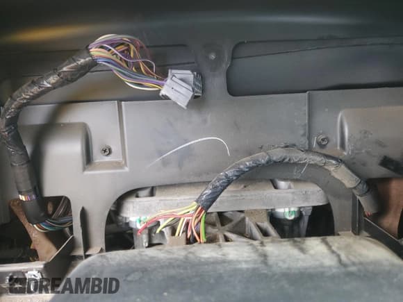 ✅ 2005 Dodge 2500 ST • VIN: 3D7KS26D55G826098 • Lot: 52813795. Wystawiony na Copart z przebiegiem Nie podano. Bezpłatny archiwum sprzedaży aukcyjnych z USA i szczegółowy raport historii pojazdu na DreamBid. Zdjęcie 9.