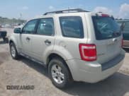 ✅ 2008 Ford Escape XLS • VIN: 1FMCU92Z98KB27360 • Lot: 42821934. Wystawiony na IAAI z przebiegiem 168 647 mil. Bezpłatny archiwum sprzedaży aukcyjnych z USA i szczegółowy raport historii pojazdu na DreamBid. Zdjęcie 3.