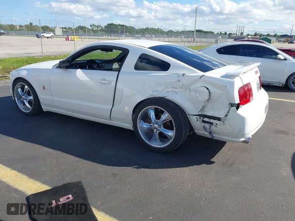 ✅ 2005 Ford Mustang GT Deluxe • VIN: 1ZVHT82H255233669 • Лот: 43479285. Опубликован ранее на IAAI с пробегом 245 239 миль. Бесплатный доступ к архиву аукционных продаж из США и подробный отчёт об истории автомобиля на DreamBid. Изображение 3.