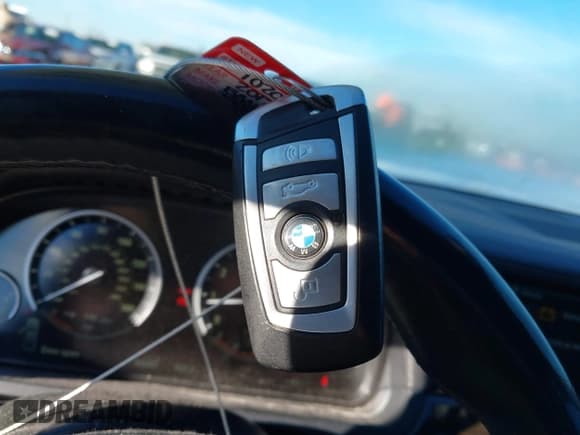 ✅ 2012 BMW 7 Series 750Li • VIN: WBAKB8C58CC964225 • Лот: 41228368. Опубликован ранее на IAAI с пробегом 94 583 миль. Бесплатный доступ к архиву аукционных продаж из США и подробный отчёт об истории автомобиля на DreamBid. Изображение 11.