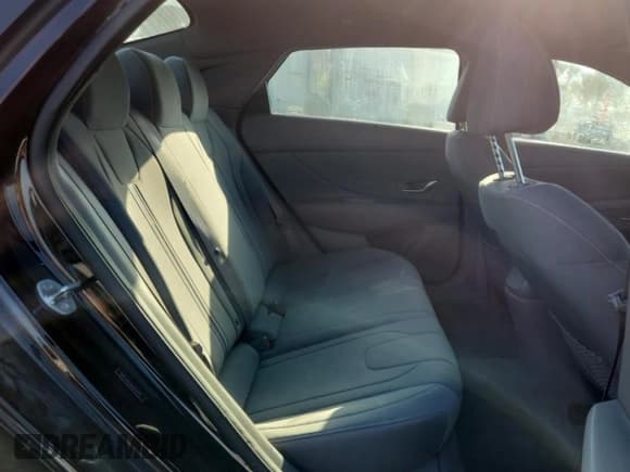 ✅ 2022 Hyundai Elantra SEL • VIN: 5NPLS4AG8NH056949 • Лот: 81089225. Опубликован ранее на Copart с пробегом 109 102 миль. Бесплатный доступ к архиву аукционных продаж из США и подробный отчёт об истории автомобиля на DreamBid. Изображение 10.