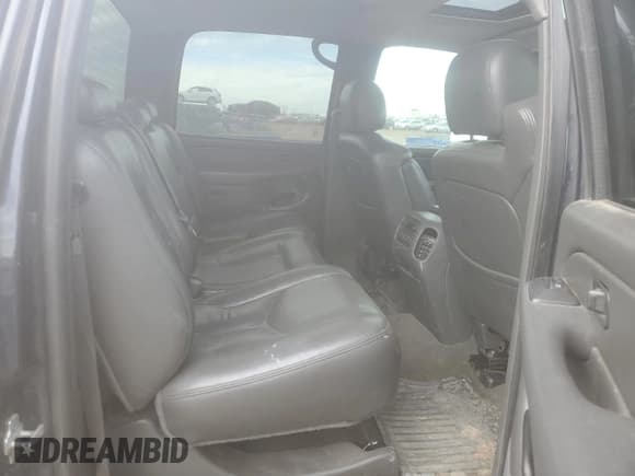 ✅ 2005 Chevrolet Silverado 2500HD LS • VIN: 1GCHK23215F913487 • Lot: 57225445. Wystawiony na Copart z przebiegiem 280 120 mil. Bezpłatny archiwum sprzedaży aukcyjnych z USA i szczegółowy raport historii pojazdu na DreamBid. Zdjęcie 10.