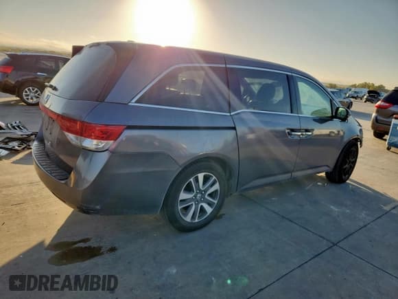 ✅ 2017 Honda Odyssey Touring • VIN: 5FNRL5H96HB007546 • Лот: 91997785. Опубликован ранее на Copart с пробегом 294 183 миль. Бесплатный доступ к архиву аукционных продаж из США и подробный отчёт об истории автомобиля на DreamBid. Изображение 3.