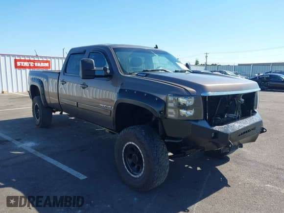 2008 Chevrolet Silverado 3500HD SRW LTZ with VIN 1GCHK336X8F203758, listed as a IAAI auction lot 42813487 with 278,562 mi miles and . Bid and sale history available at DreamBid. Image 1.