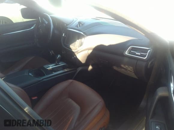 ✅ 2016 Maserati Ghibli • VIN: ZAM57XSAXG1172083 • Lot: 36744988. Listed on IAAI with 37,570 mi. Free auction sales archive from the USA and detailed vehicle history report at DreamBid. Image 5.