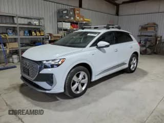 ✅ 2023 Audi Q4 e-tron Prestige • VIN: WA1M2BFZ7PP043534 • Лот: 75911484. Опубликован ранее на Copart с пробегом 6 332 миль. Бесплатный доступ к архиву аукционных продаж из США и подробный отчёт об истории автомобиля на DreamBid. Изображение 1.