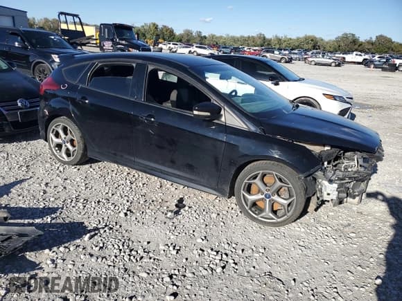 ✅ 2018 Ford Focus ST • VIN: 1FADP3L96JL269666 • Lot: 82668155. Listed on Copart with Not provided. Free auction sales archive from the USA and detailed vehicle history report at DreamBid. Image 4.