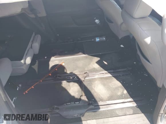 ✅ 2017 Toyota Sienna XLE • VIN: 5TDDZ3DC1HS152732 • Lot: 43352681. Listed on IAAI with 186,860 mi. Free auction sales archive from the USA and detailed vehicle history report at DreamBid. Image 8.