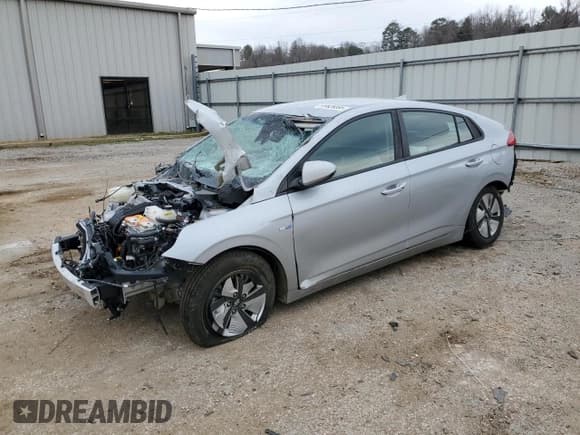 ✅ 2020 Hyundai Ioniq Blue • VIN: KMHC65LC1LU210839 • Lot: 46626885. Wystawiony na Copart z przebiegiem 122 866 mil. Bezpłatny archiwum sprzedaży aukcyjnych z USA i szczegółowy raport historii pojazdu na DreamBid. Zdjęcie 1.