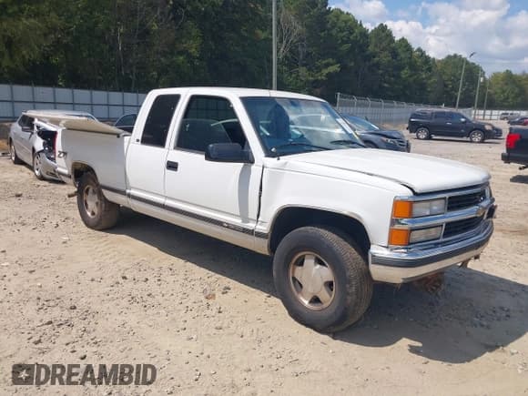 ✅ 1998 Chevrolet Silverado 1500 • VIN: 1GCEK19R1WR103438 • Lot: 43219836. Listed on IAAI with 98,590 mi. Free auction sales archive from the USA and detailed vehicle history report at DreamBid. Image 1.