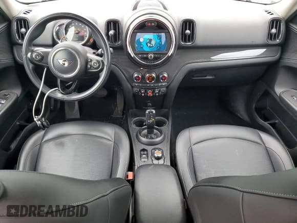 ✅ 2020 MINI Countryman Cooper • VIN: WMZYW3C09L3L09421 • Lot: 55501455. Wystawiony na Copart z przebiegiem 87 117 mil. Bezpłatny archiwum sprzedaży aukcyjnych z USA i szczegółowy raport historii pojazdu na DreamBid. Zdjęcie 8.