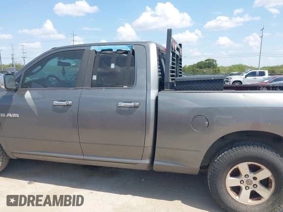 ✅ 2010 Dodge 1500 SLT • VIN: 1D7RB1GP0AS154486 • Lot: 43002615. Wystawiony na IAAI z przebiegiem 268 808 mil. Bezpłatny archiwum sprzedaży aukcyjnych z USA i szczegółowy raport historii pojazdu na DreamBid. Zdjęcie 14.