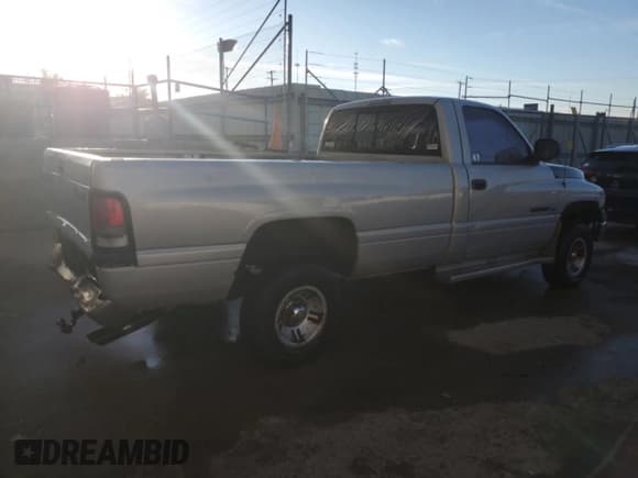✅ 1999 Dodge 1500 • VIN: 1B7HF16Y0XS203991 • Лот: 84819475. Опубликован ранее на Copart с пробегом 114 487 миль. Бесплатный доступ к архиву аукционных продаж из США и подробный отчёт об истории автомобиля на DreamBid. Изображение 3.