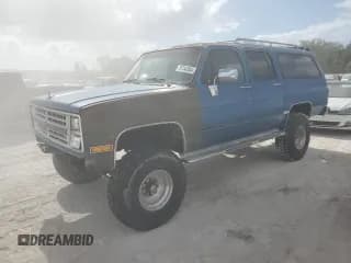 ✅ 1988 Chevrolet Suburban • VIN: 1GNEV16K8JF196619 • Lot: 78754204. Wystawiony na Copart z przebiegiem 91 294 mil. Bezpłatny archiwum sprzedaży aukcyjnych z USA i szczegółowy raport historii pojazdu na DreamBid. Zdjęcie 1.