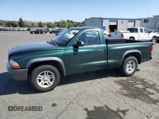 2002 Dodge Dakota z VIN 1B7FL16XX2S669623, wystawiony jako Copart lot #62144655 z przebiegiem 195 986 mil mil oraz Czysty tytuł • Clean title. Historia ofert i sprzedaży dostępna na DreamBid. Obrazek 1.