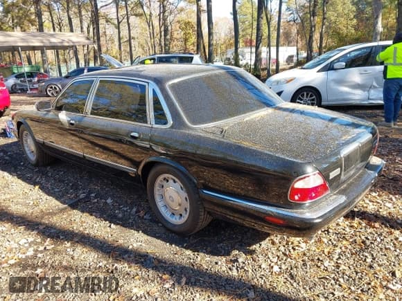 ✅ 1998 Jaguar XJ Vanden Plas • VIN: SAJKX6248WC842326 • Lot: 43658651. Listed on IAAI with 106,678 mi. Free auction sales archive from the USA and detailed vehicle history report at DreamBid. Image 3.