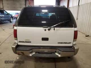2000 Chevrolet Blazer LT z VIN 1GNDT13W4Y2109549, wystawiony jako Copart lot #79414994 z przebiegiem 133 338 mil mil oraz Szkoda całkowita • Salvage title. Historia ofert i sprzedaży dostępna na DreamBid. Obrazek 6.