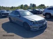 ✅ 2013 Mercedes-Benz C 300 Sport • VIN: WDDGF8AB1DR252245 • Lot: 43314231. Wystawiony na IAAI z przebiegiem 126 296 mil. Bezpłatny archiwum sprzedaży aukcyjnych z USA i szczegółowy raport historii pojazdu na DreamBid. Zdjęcie 1.