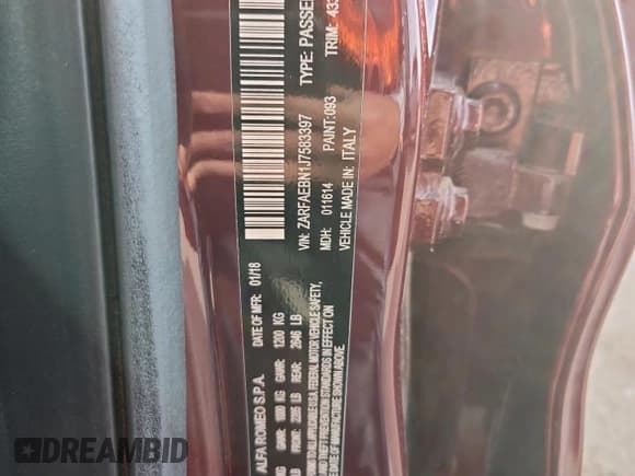 ✅ 2018 Alfa Romeo Giulia • VIN: ZARFAEBN1J7583397 • Lot: 84582285. Wystawiony na Copart z przebiegiem 43 927 mil. Bezpłatny archiwum sprzedaży aukcyjnych z USA i szczegółowy raport historii pojazdu na DreamBid. Zdjęcie 12.