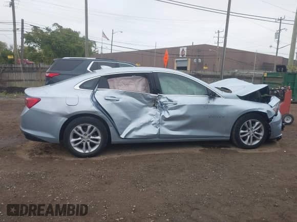 2018 Chevrolet Malibu LT z VIN 1G1ZD5ST8JF206058, wystawiony jako IAAI lot #43398224 z przebiegiem 38 674 mil mil oraz . Historia ofert i sprzedaży dostępna na DreamBid. Obrazek 12.