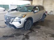 ✅ 2024 Nissan Rogue Platinum • VIN: JN8BT3DD3RW253309 • Lot: 42183388. Wystawiony na IAAI z przebiegiem 16 342 mil. Bezpłatny archiwum sprzedaży aukcyjnych z USA i szczegółowy raport historii pojazdu na DreamBid. Zdjęcie 17.