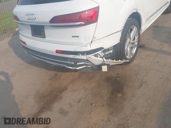 ✅ 2022 Audi Q7 Premium Plus • VIN: WA1LJBF70ND014081 • Lot: 42403771. Listed on IAAI with 20,073 mi. Free auction sales archive from the USA and detailed vehicle history report at DreamBid. Image 6.