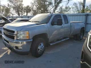2011 Chevrolet Silverado 3500HD DRW LTZ с VIN 1GC5K1C8XBZ292990, выставлен на аукционе Copart как лот 75099134 с пробегом 47 168 миль миль и Списание • Salvage title. История ставок и продаж доступна на DreamBid. Изображение 1.