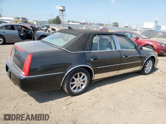 ✅ 2011 Cadillac DTS Luxury Collection • VIN: 1G6KD5E68BU124751 • Лот: 72041195. Опубликован ранее на Copart с пробегом 135 119 миль. Бесплатный доступ к архиву аукционных продаж из США и подробный отчёт об истории автомобиля на DreamBid. Изображение 3.
