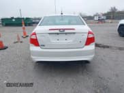 ✅ 2010 Ford Fusion SE • VIN: 3FAHP0HA1AR178700 • Lot: 43734481. Wystawiony na IAAI z przebiegiem 80 996 mil. Bezpłatny archiwum sprzedaży aukcyjnych z USA i szczegółowy raport historii pojazdu na DreamBid. Zdjęcie 17.