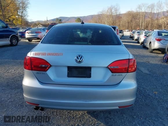 ✅ 2011 Volkswagen Jetta SEL • VIN: 3VWLZ7AJ1BM392342 • Lot: 43675264. Listed on IAAI with 183,001 mi. Free auction sales archive from the USA and detailed vehicle history report at DreamBid. Image 17.