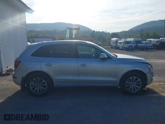 ✅ 2014 Audi Q5 Premium Plus • VIN: WA1LFAFP2EA005332 • Lot: 43192655. Wystawiony na IAAI z przebiegiem 129 222 mil. Bezpłatny archiwum sprzedaży aukcyjnych z USA i szczegółowy raport historii pojazdu na DreamBid. Zdjęcie 14.