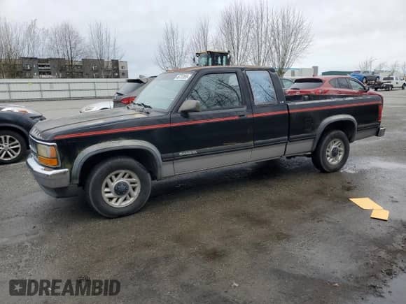 1993 Dodge Dakota with VIN 1B7FL23X4PS285239, listed as a Copart auction lot 46737855 with 172,732 mi miles and Clean title. Bid and sale history available at DreamBid. Image 1.